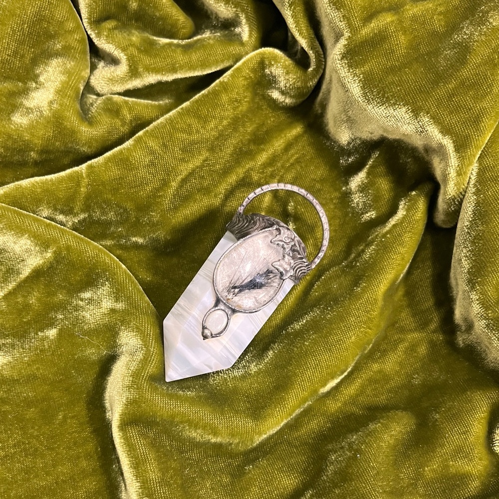 Elegant white onyx pendant